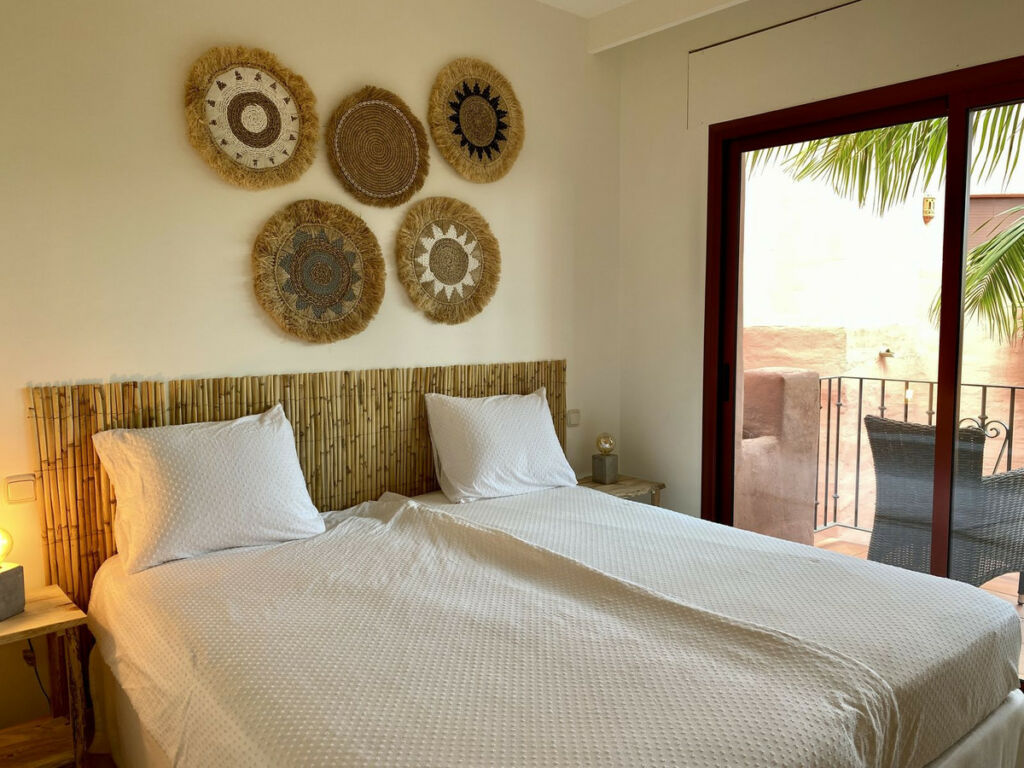 Middle Floor Apartment Estepona Málaga - image 13