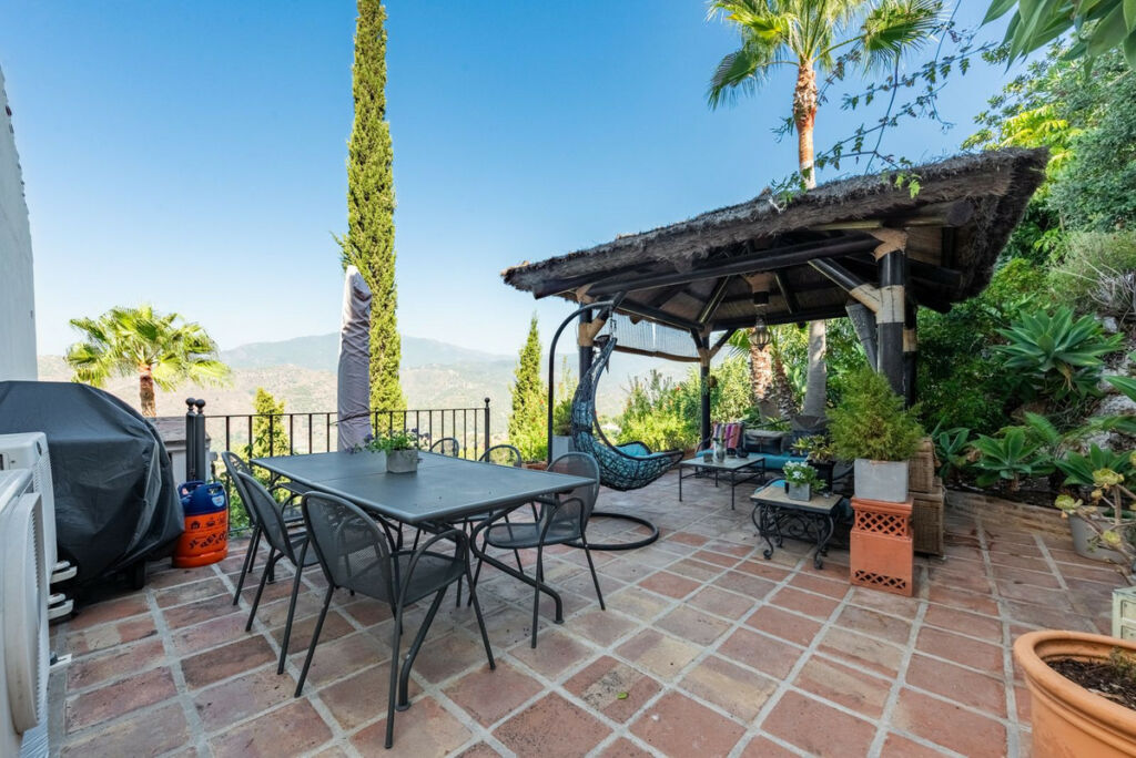 Detached Villa Istán Málaga - image 11