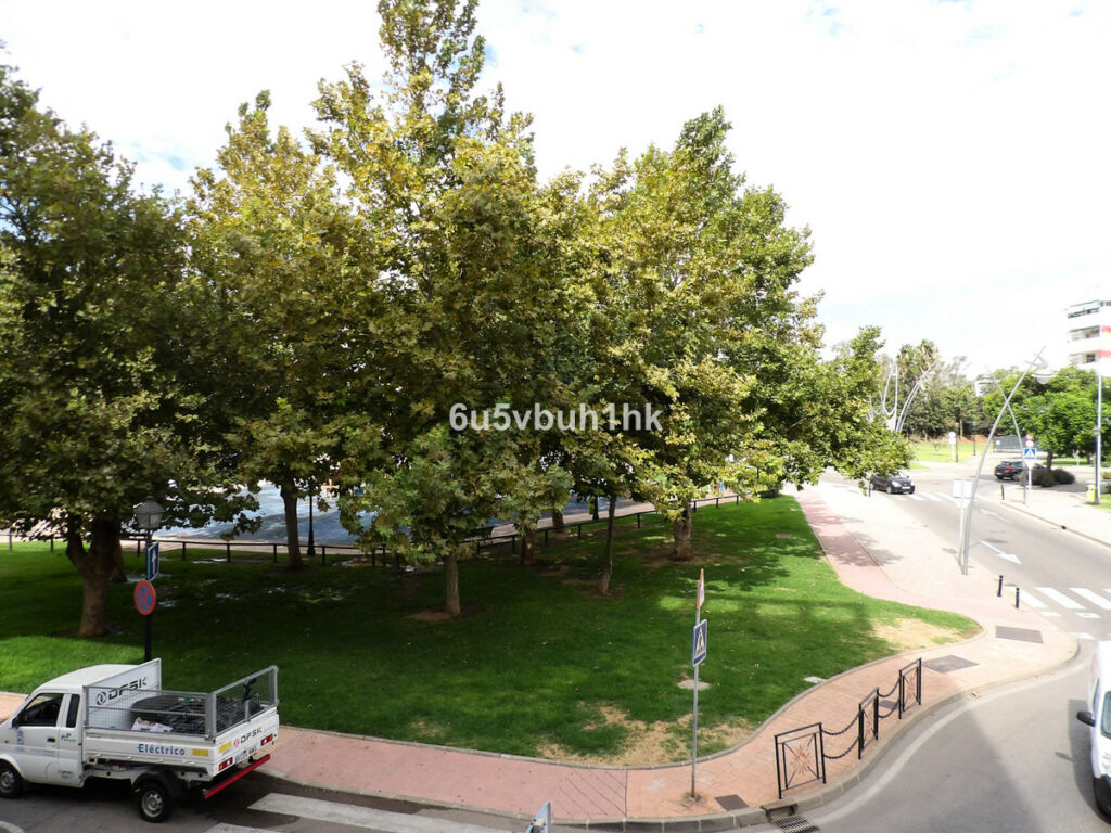 Middle Floor Apartment Fuengirola Málaga - image 13