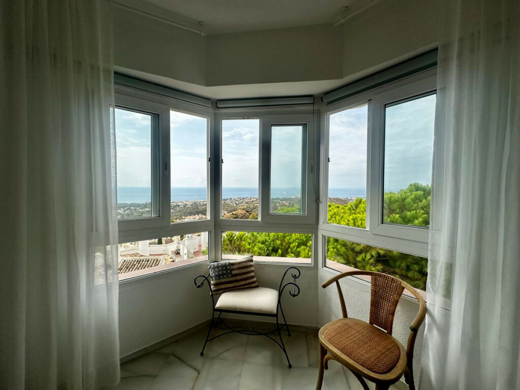 Penthouse Calahonda Málaga - image 13