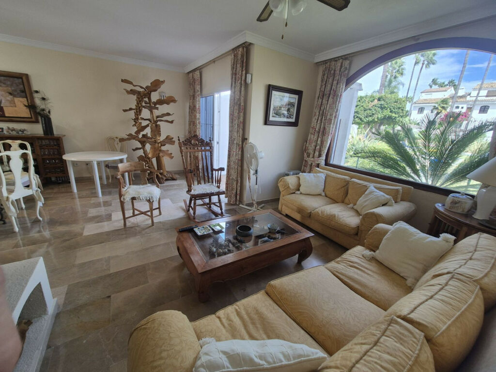 Townhouse Guadalmina Baja Málaga - image 12