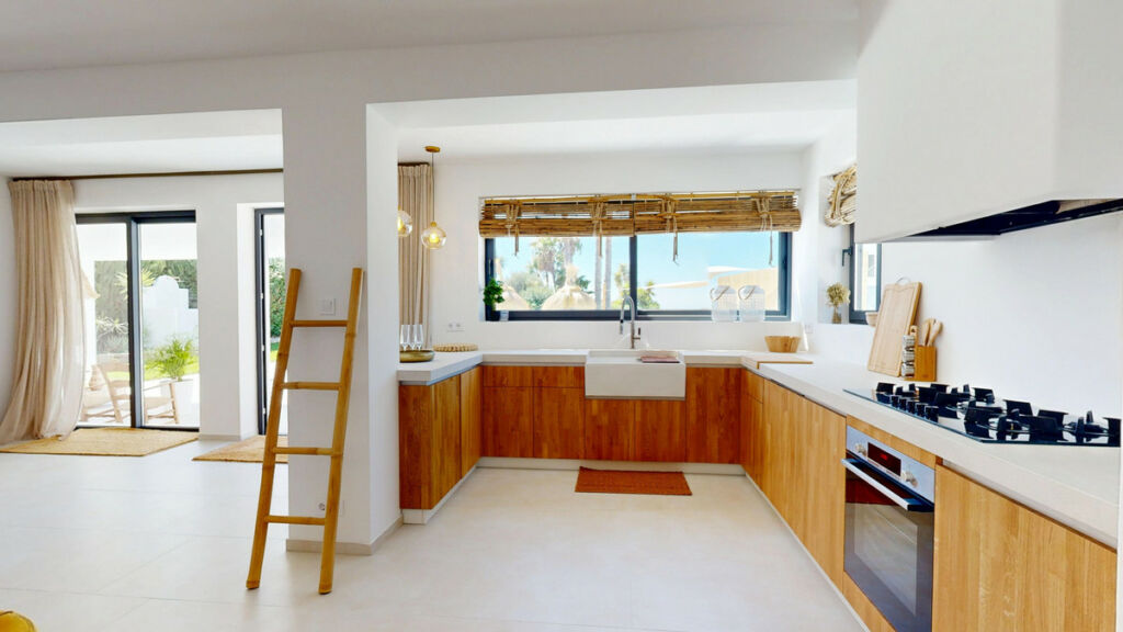 Detached Villa Estepona Málaga - image 15