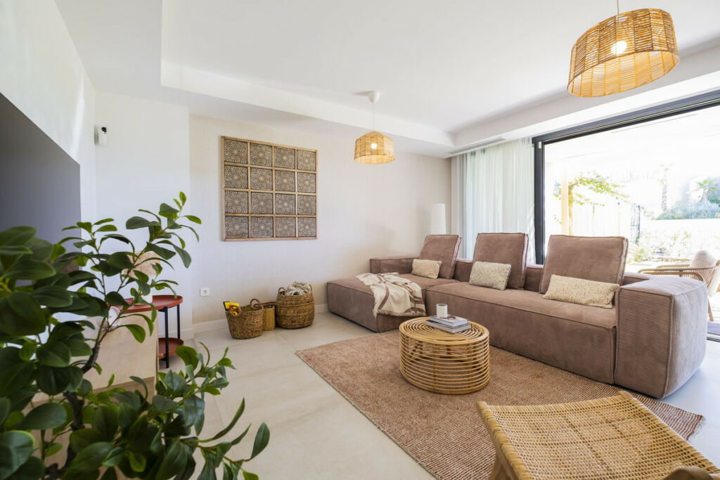 Townhouse El Chaparral Málaga - image 13