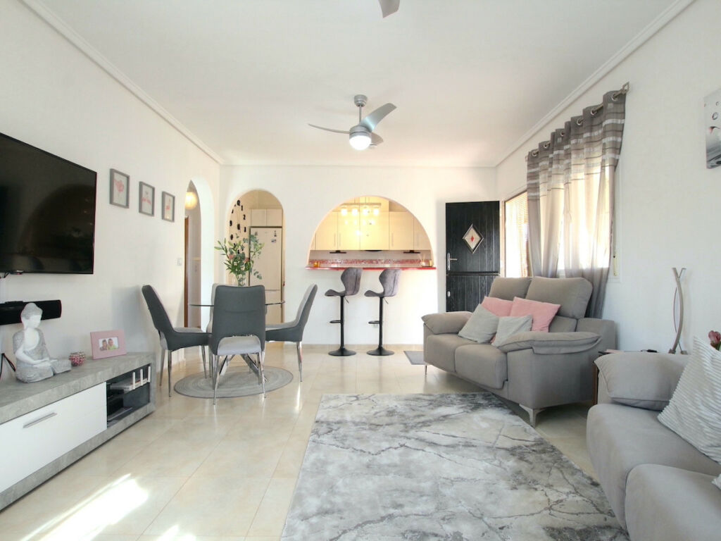 Detached Villa Benimar Alicante - image 13