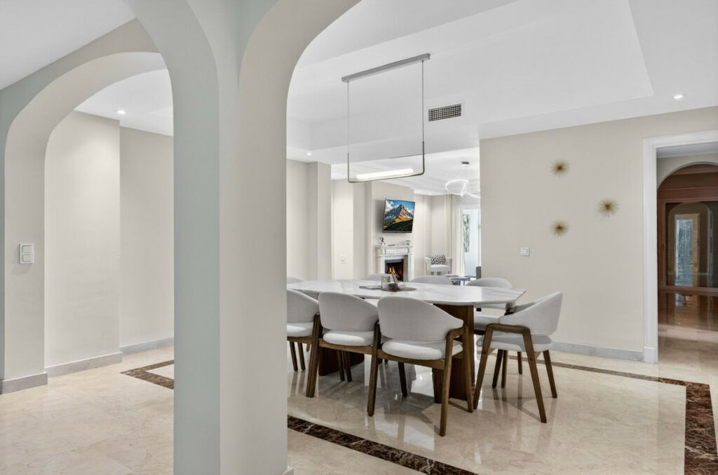 Middle Floor Apartment Nagüeles Málaga - image 13