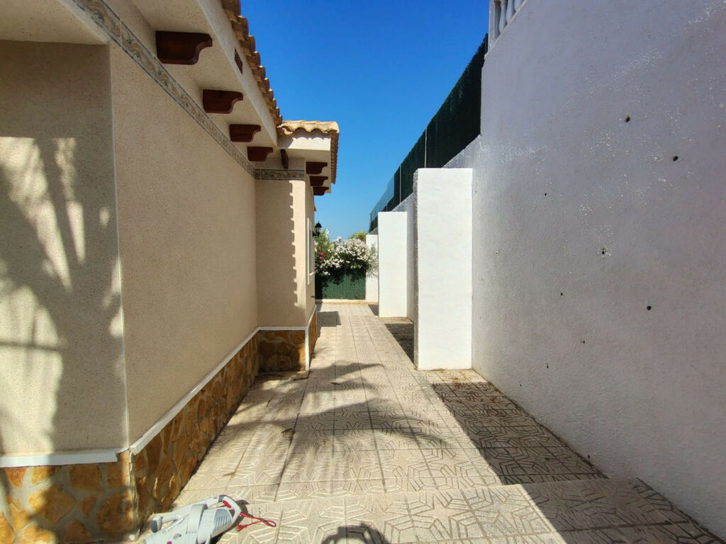 Detached Villa Bigastro Alicante - image 12