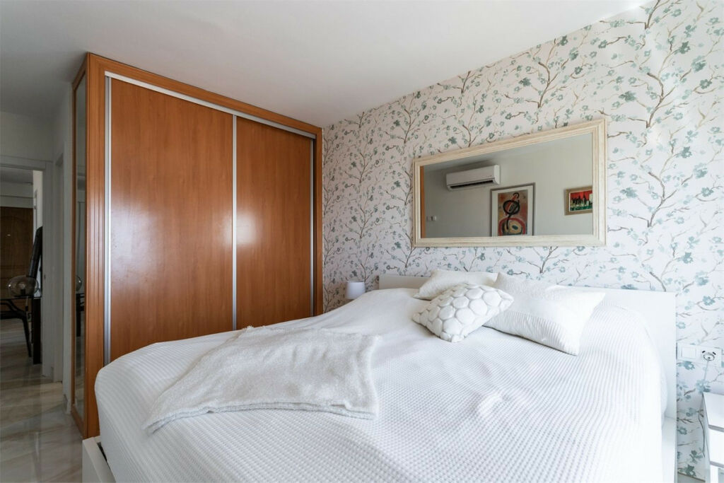 Penthouse Higueron Málaga - image 13