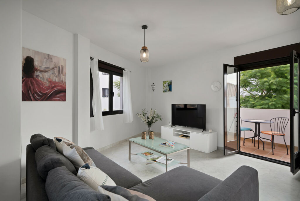 Detached Villa Riviera del Sol Málaga - image 13