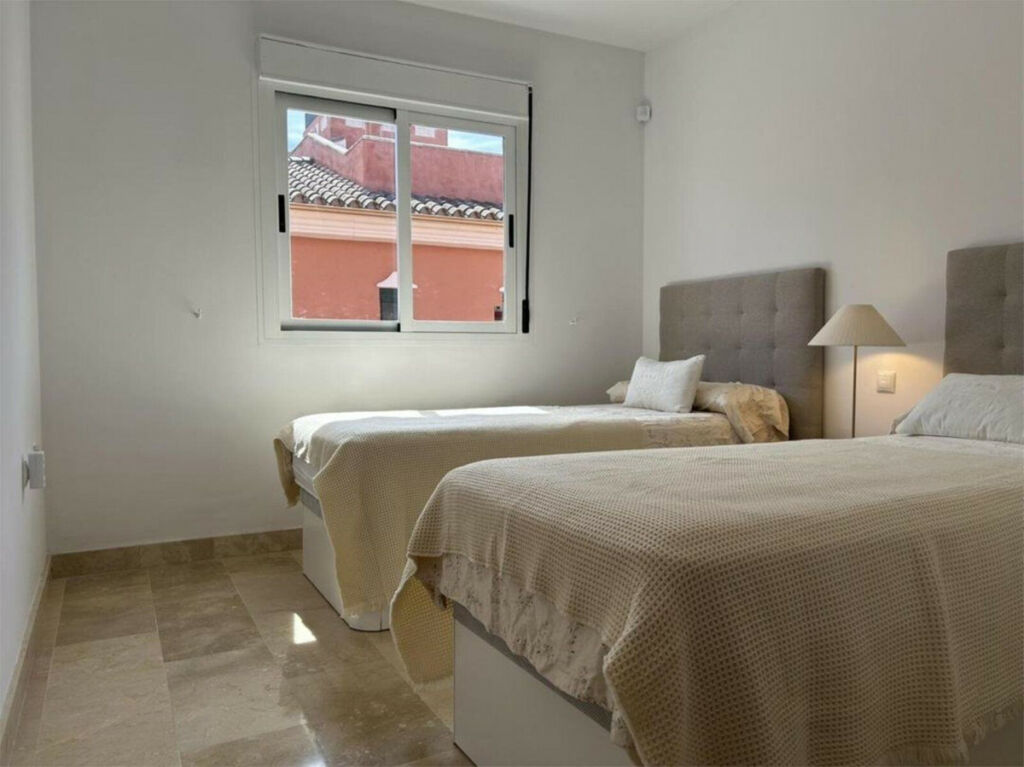 Middle Floor Apartment Marbesa Málaga - image 13