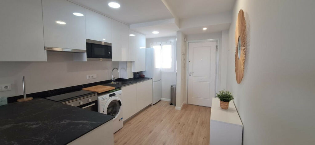 Middle Floor Apartment Benidorm Alicante - image 13