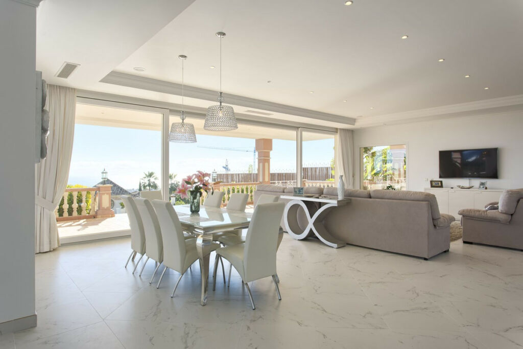Detached Villa Los Flamingos Málaga - image 13