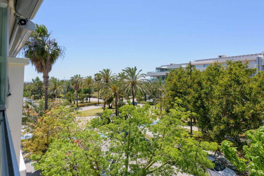 Middle Floor Apartment Marbella Málaga - image 13