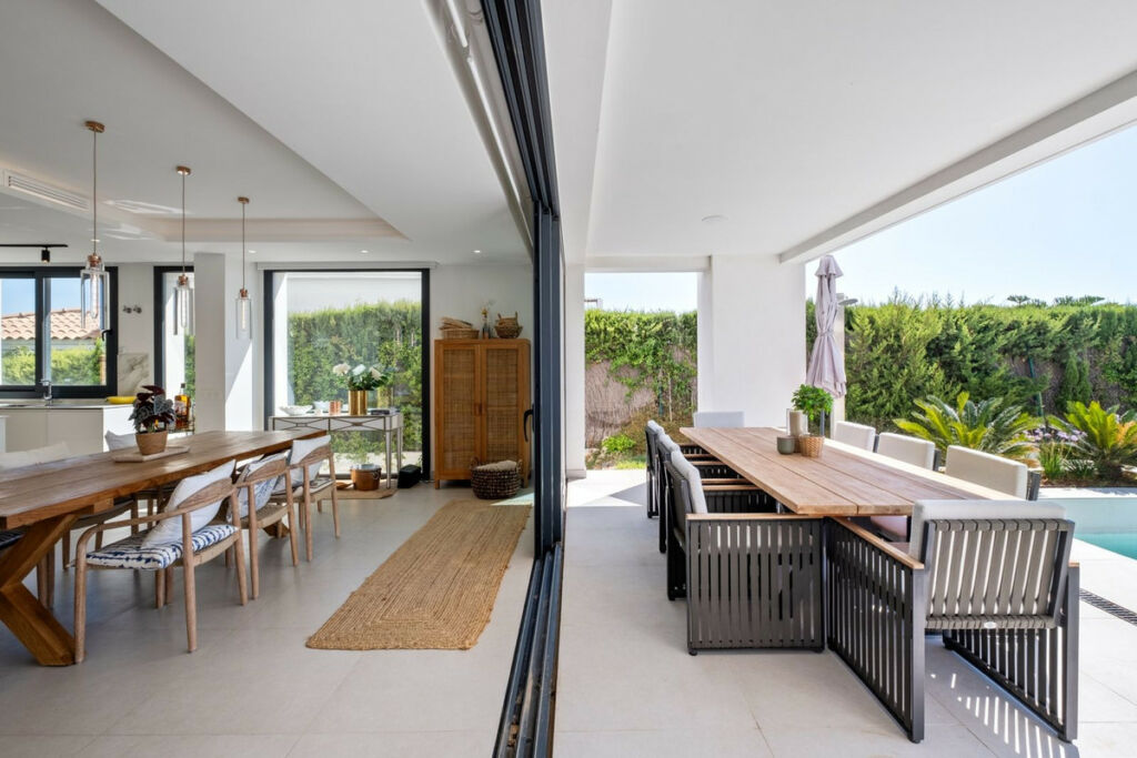Detached Villa Riviera del Sol Málaga - image 13