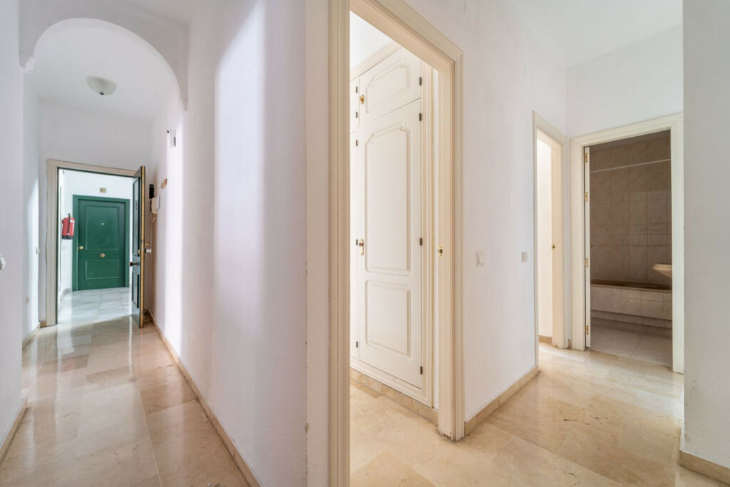 Middle Floor Apartment Málaga Centro Málaga - image 13