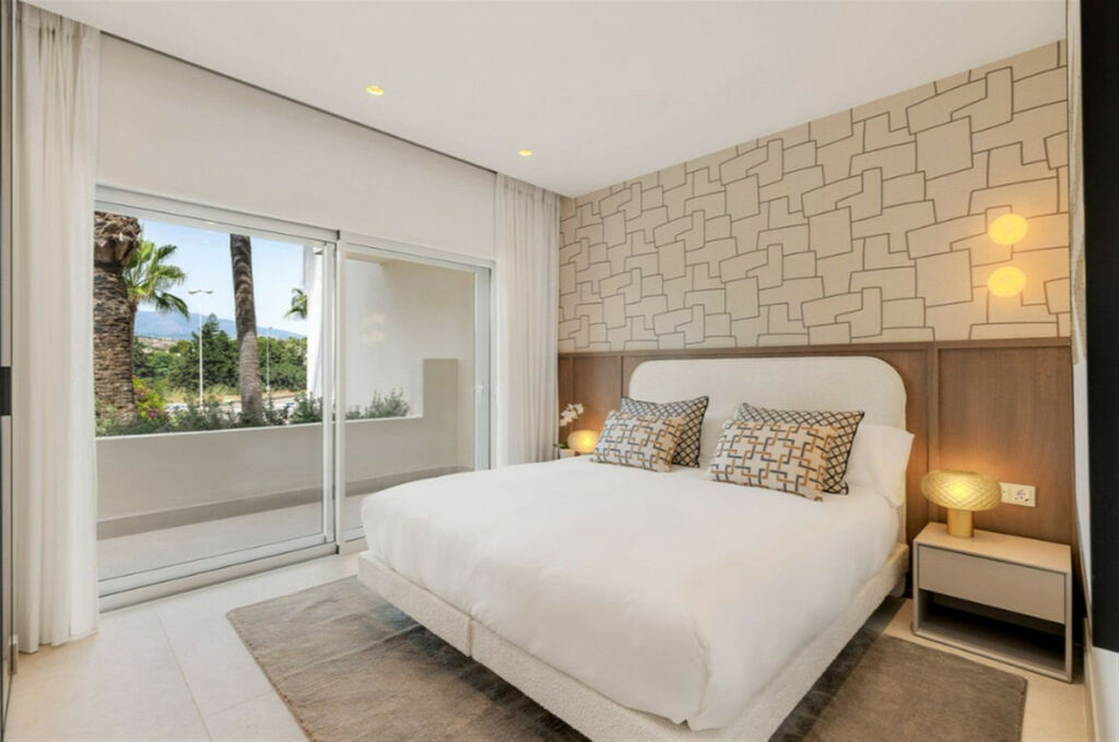 Middle Floor Apartment New Golden Mile Málaga - image 13