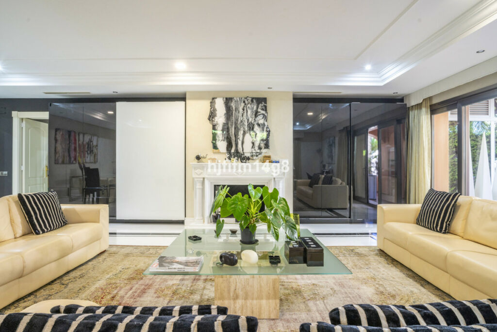 Ground Floor Apartment Puerto Banús Málaga - image 13