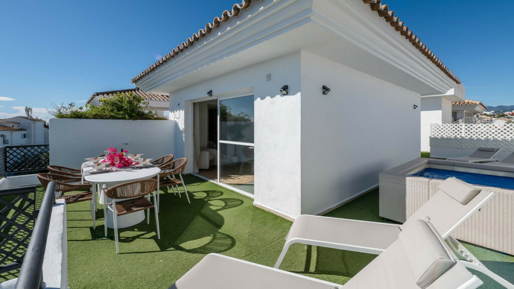 Middle Floor Apartment Puerto Banús Málaga - image 13