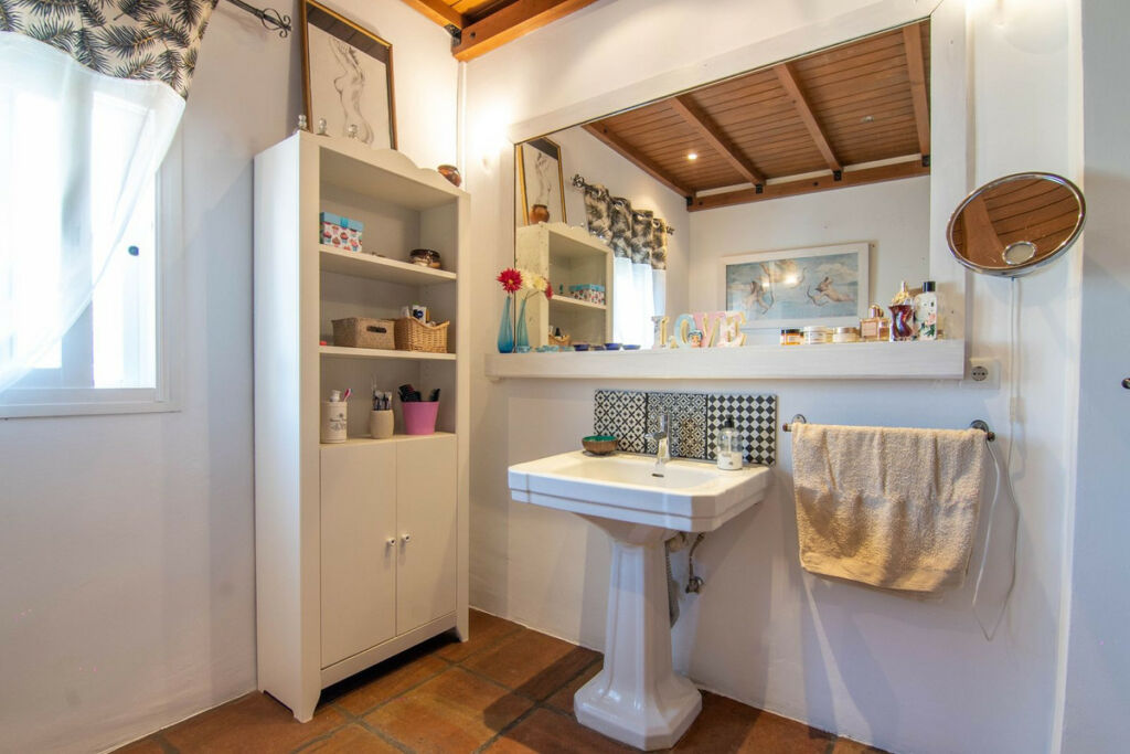 Detached Villa Estepona Málaga - image 14