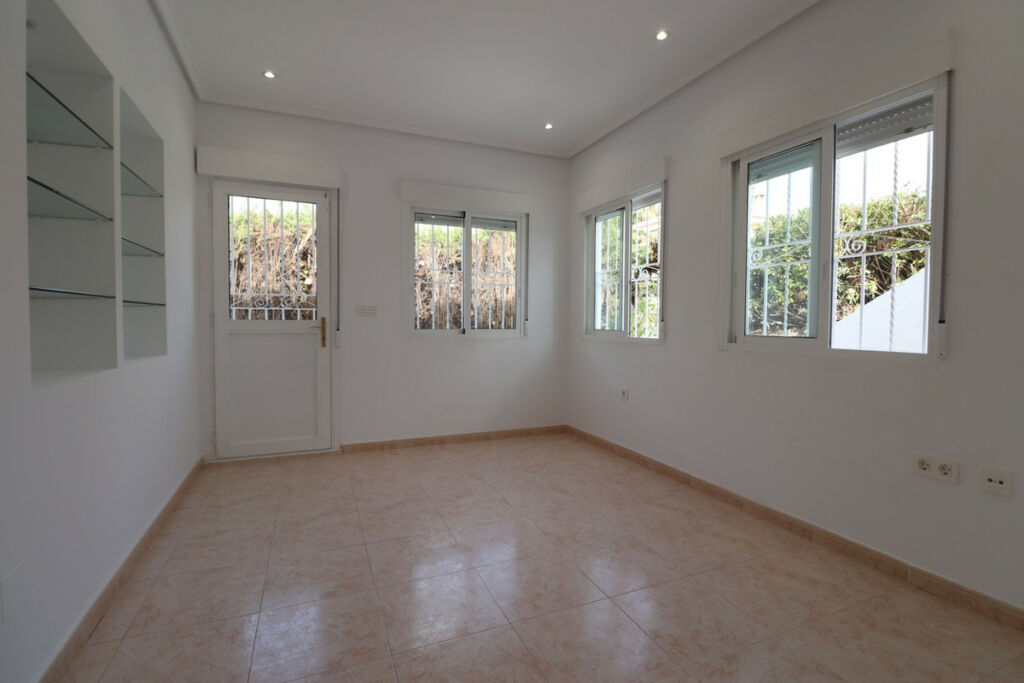 Detached Villa Dona Pepa Alicante - image 13