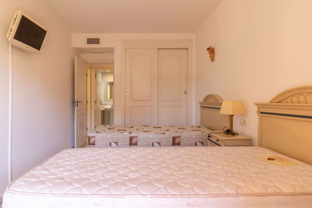 Middle Floor Apartment The Golden Mile Málaga - image 13