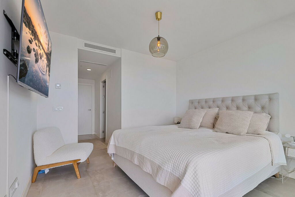 Middle Floor Apartment Fuengirola Málaga - image 13