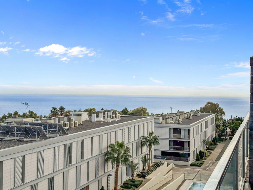 Penthouse Manilva Málaga - image 13