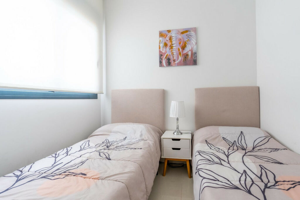 Middle Floor Apartment Torrevieja Alicante - image 13
