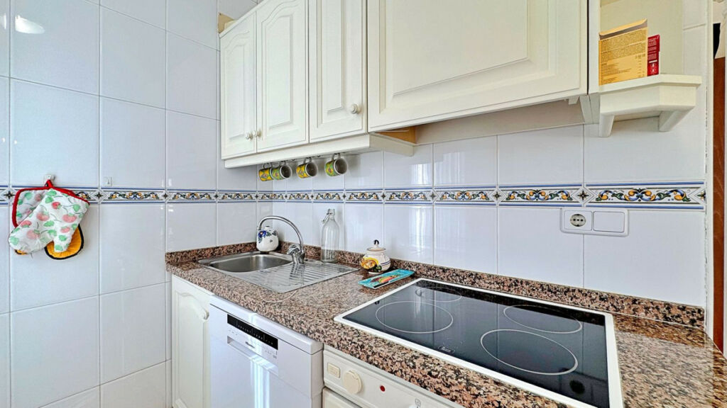 Middle Floor Apartment La Zenia Alicante - image 13