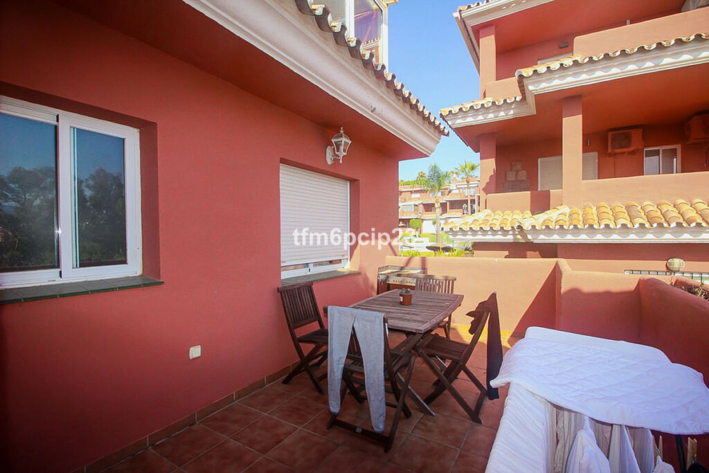 Middle Floor Apartment La Duquesa Málaga - image 13