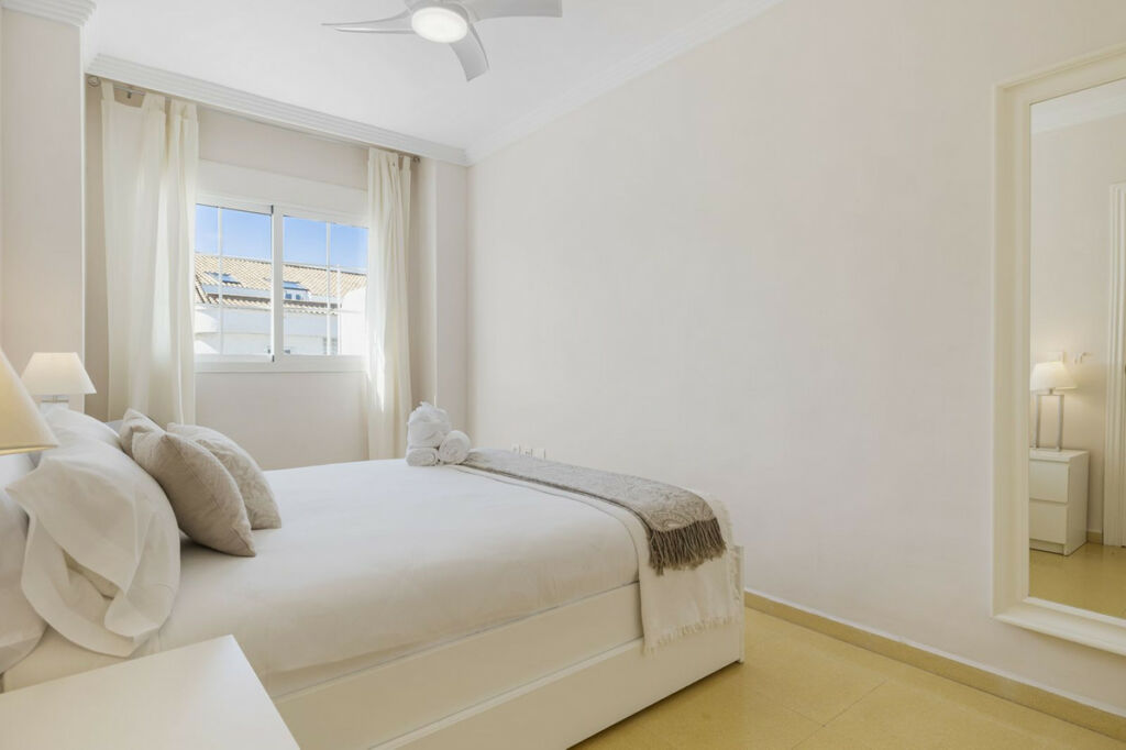 Middle Floor Apartment Marbella Málaga - image 13