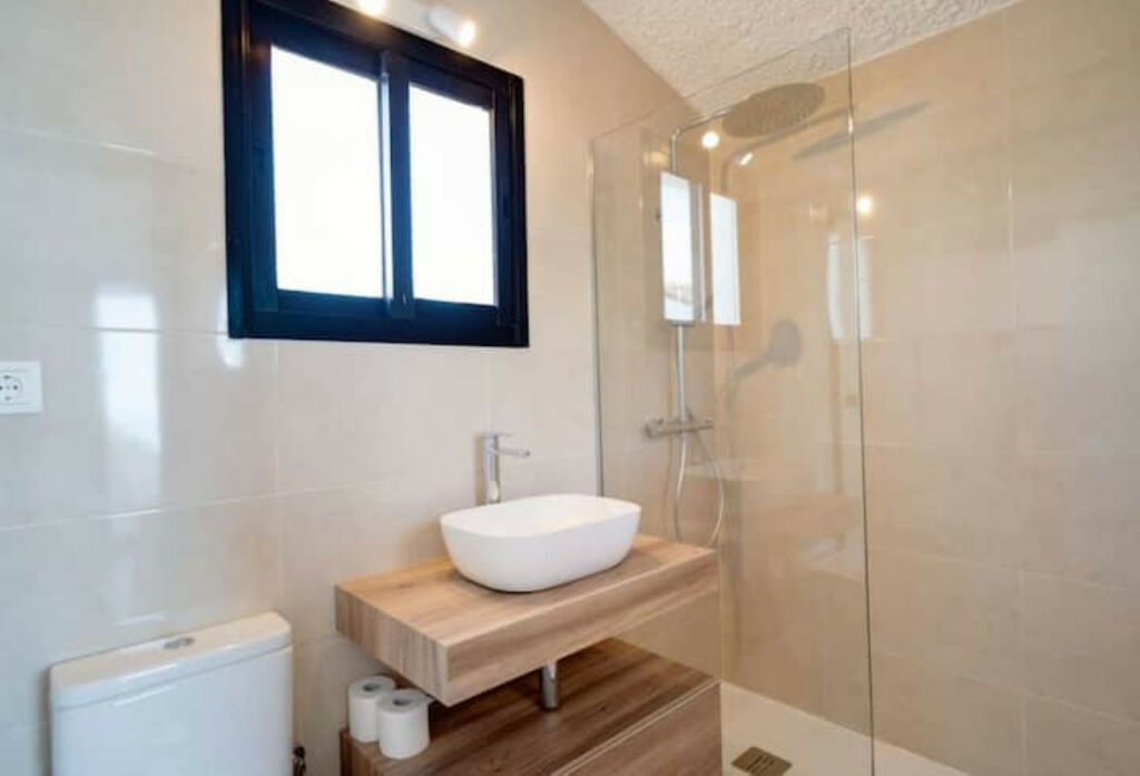 Detached Villa Estepona Málaga - image 13