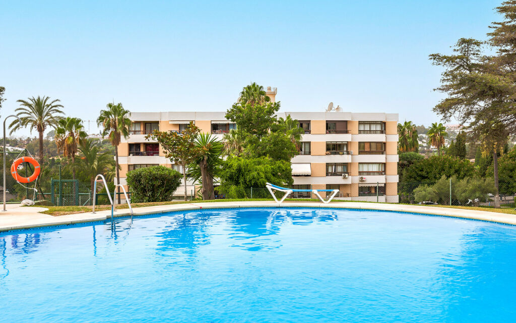 Middle Floor Apartment Nueva Andalucía Málaga