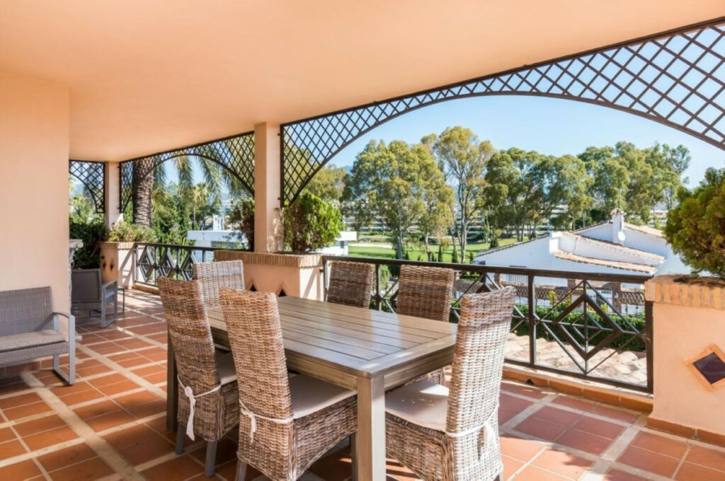 Detached Villa Guadalmina Alta Málaga - image 14