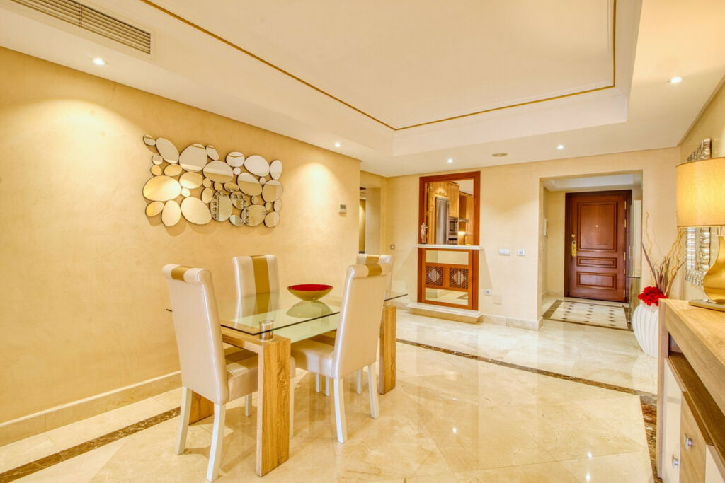 Middle Floor Apartment Estepona Málaga - image 14