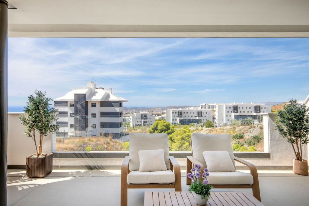 Middle Floor Apartment Higueron Málaga - image 14