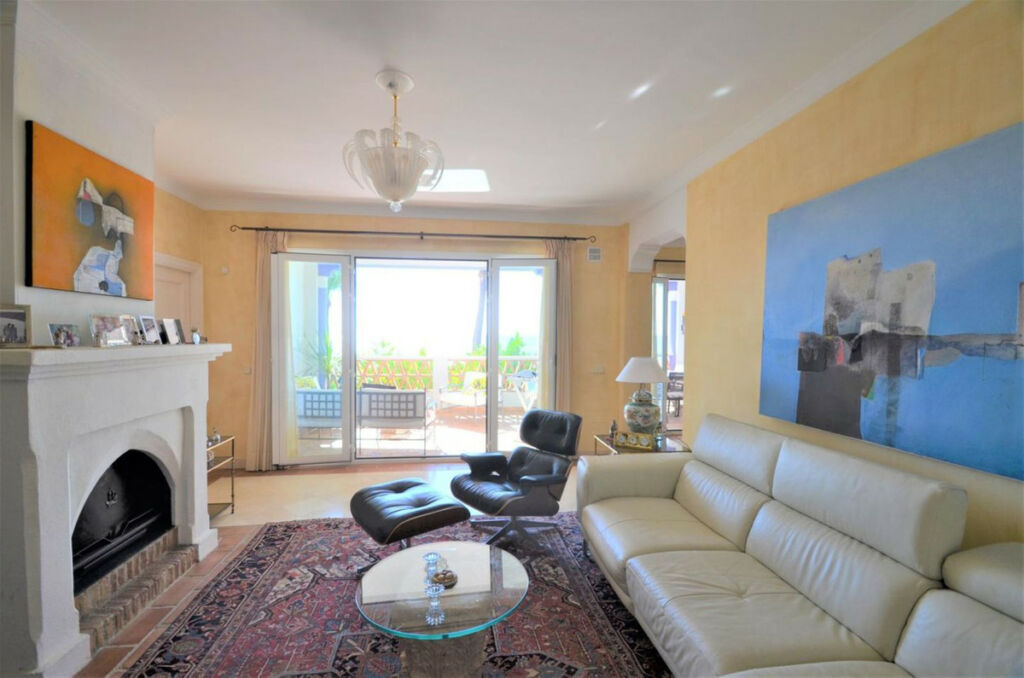 Middle Floor Apartment Casares Playa Málaga - image 14