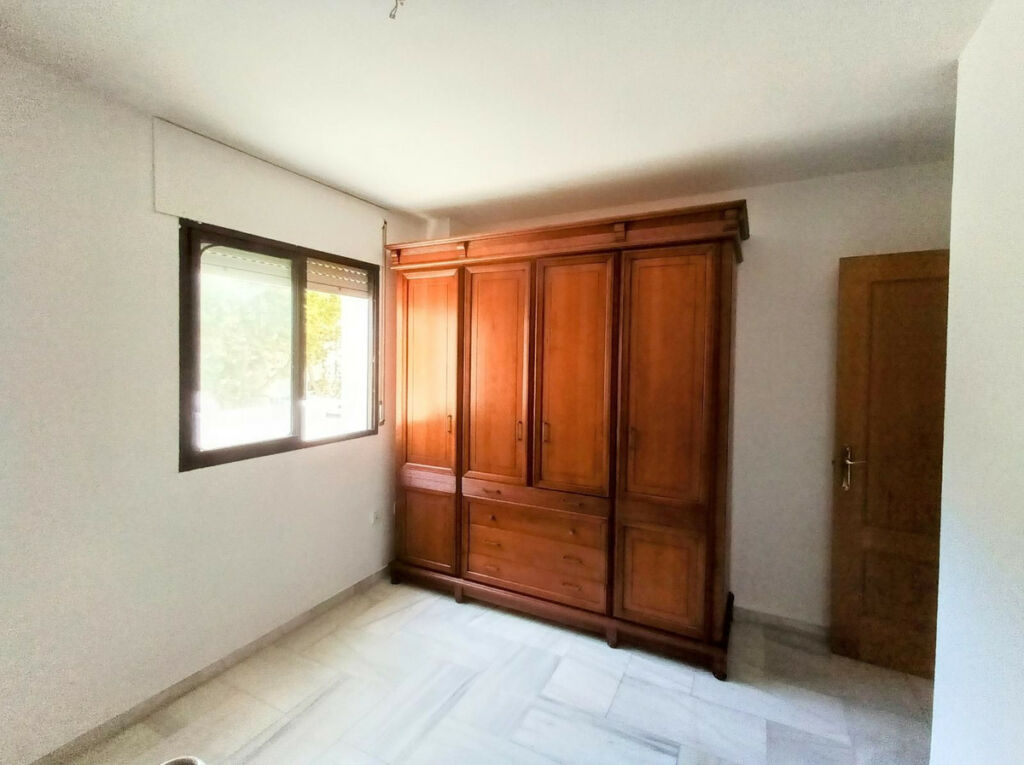 Ground Floor Apartment La Carihuela Málaga - image 14