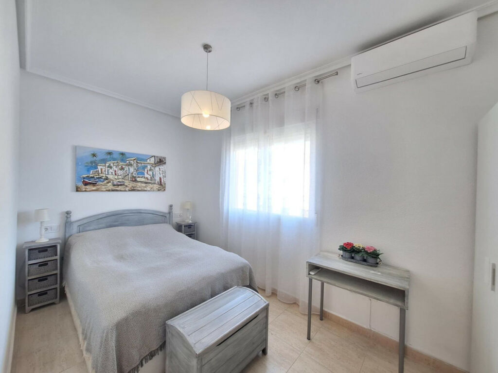 Middle Floor Apartment Torrevieja Alicante - image 14