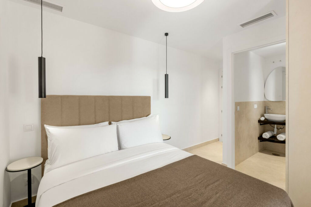 Middle Floor Apartment Nueva Andalucía Málaga - image 14