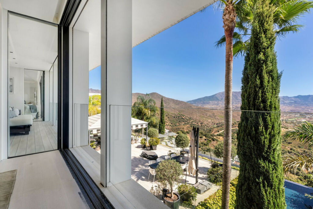 Detached Villa La Mairena Málaga - image 14