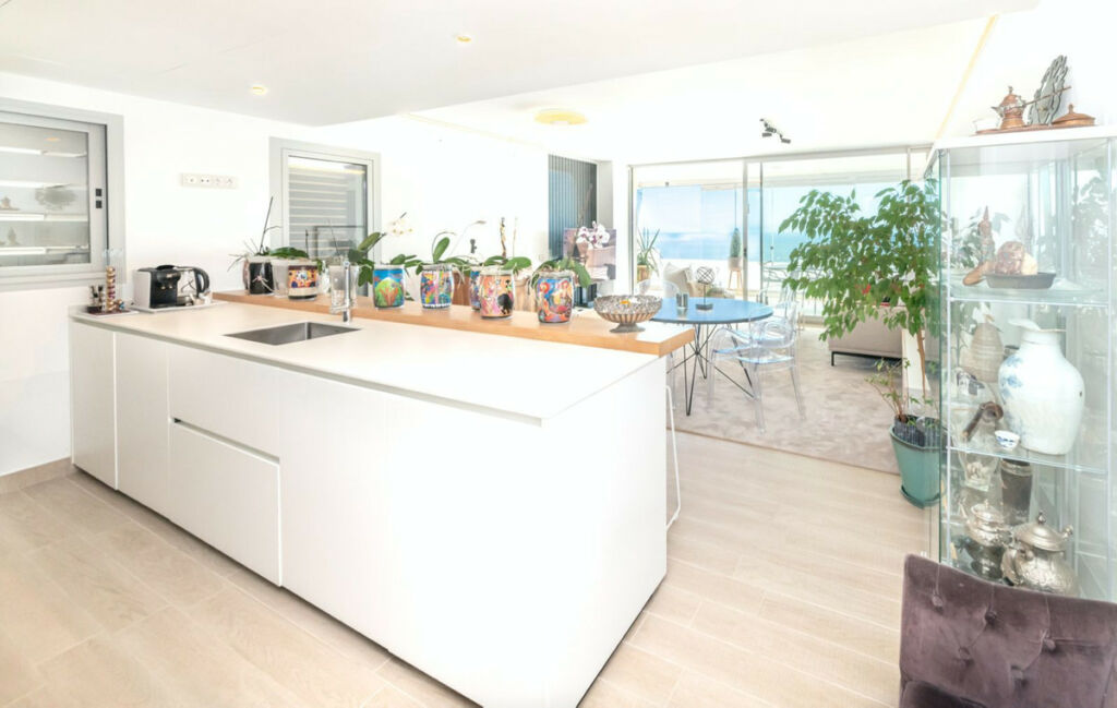 Middle Floor Apartment Fuengirola Málaga - image 14