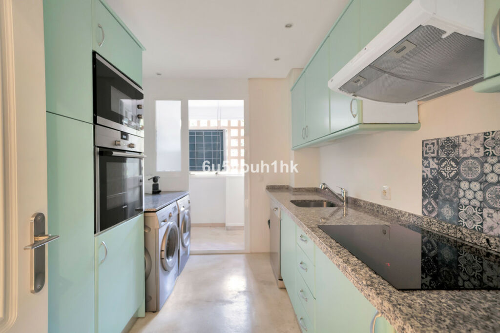 Ground Floor Apartment Nagüeles Málaga - image 15