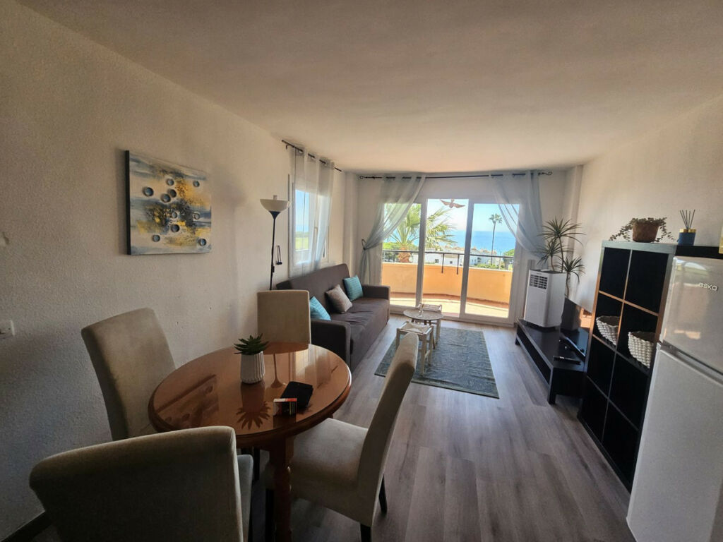 Middle Floor Apartment Calypso Málaga - image 14