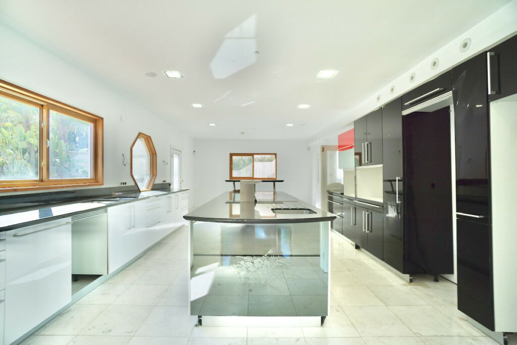 Detached Villa Benahavís Málaga - image 14