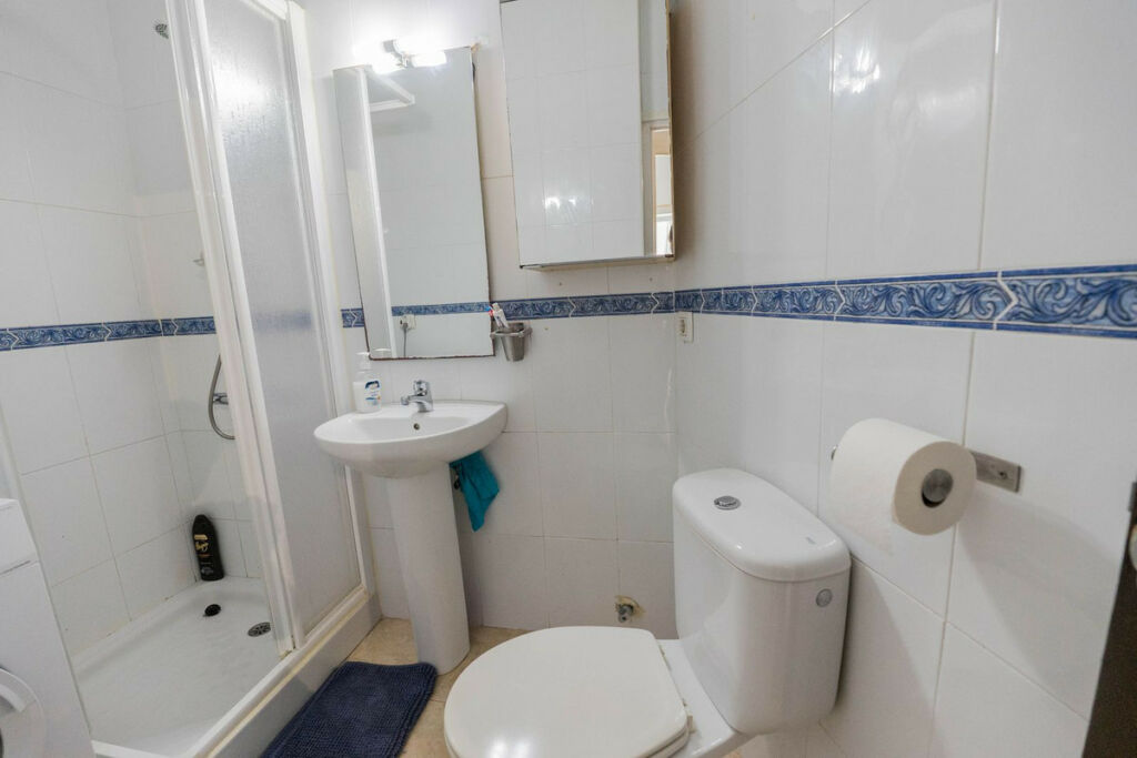 Middle Floor Apartment Calahonda Málaga - image 14