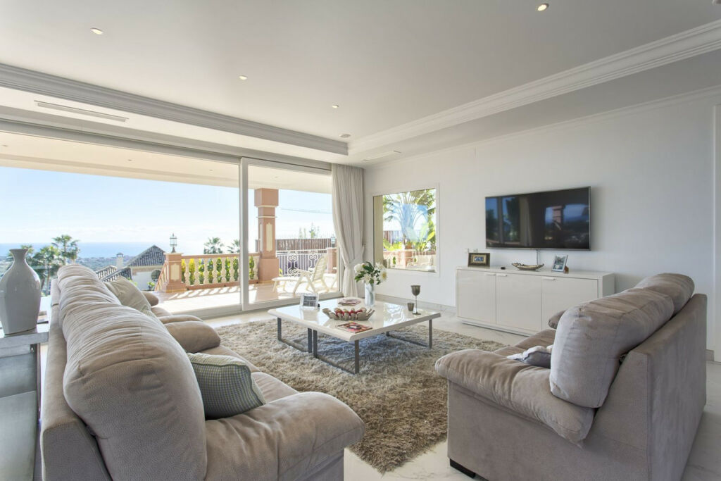 Detached Villa Los Flamingos Málaga - image 14