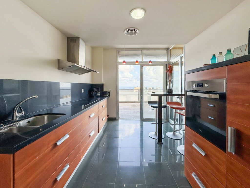 Penthouse Manilva Málaga - image 14