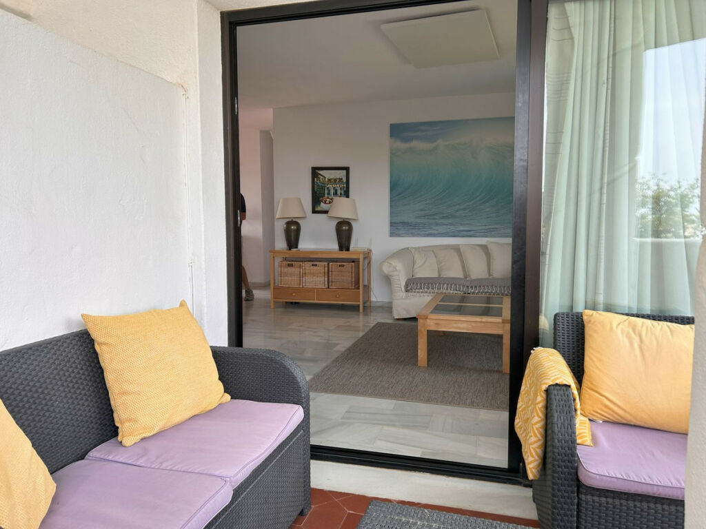 Middle Floor Apartment Calahonda Málaga - image 14