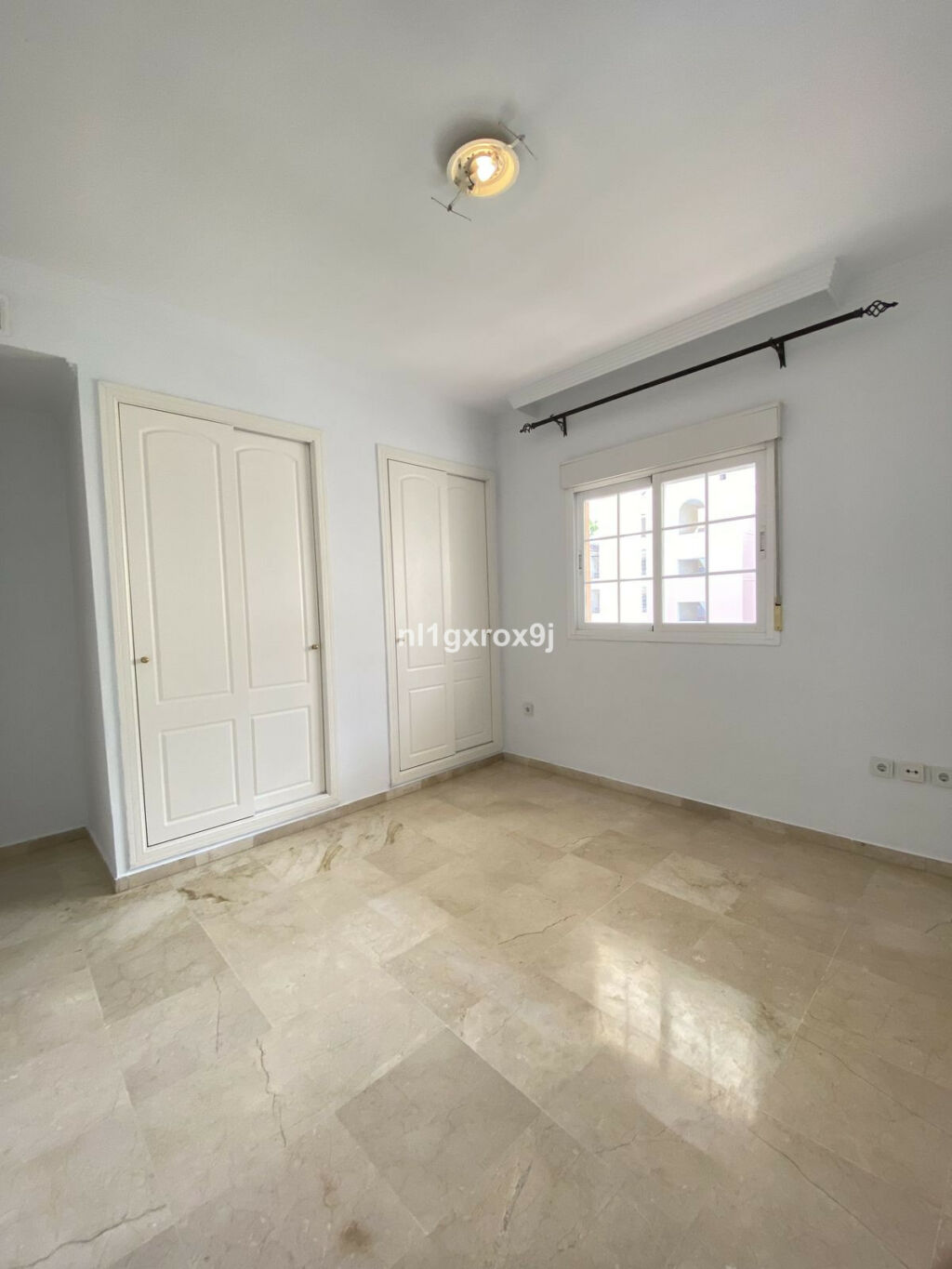 Middle Floor Apartment Nueva Andalucía Málaga - image 13