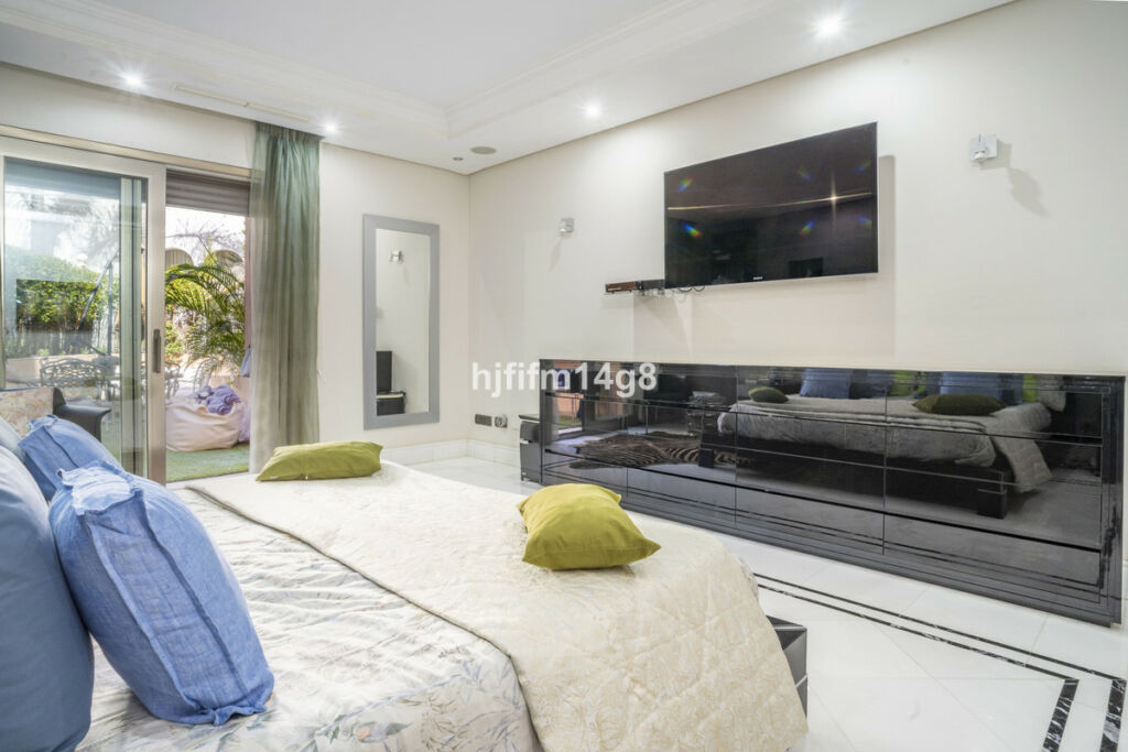 Ground Floor Apartment Puerto Banús Málaga - image 14